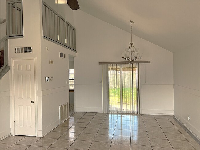 Building Photo - 19906 Rising Star Dr