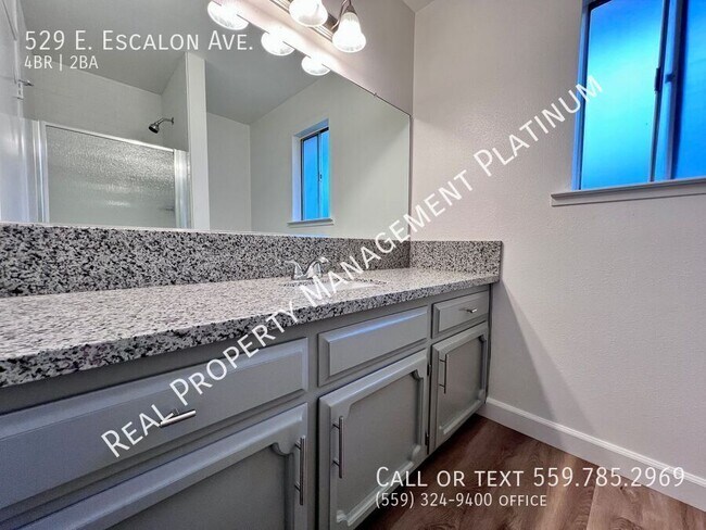 Building Photo - 529 E Escalon Ave