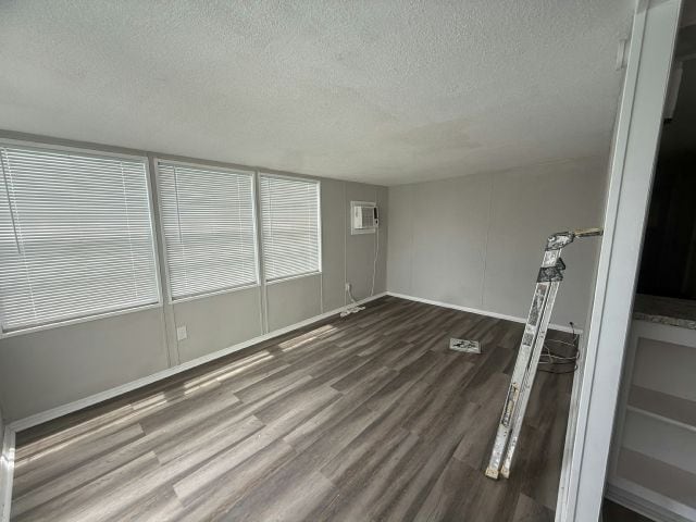 Building Photo - 312 49th Ave W