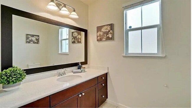 Building Photo - 1305 Merry Loop