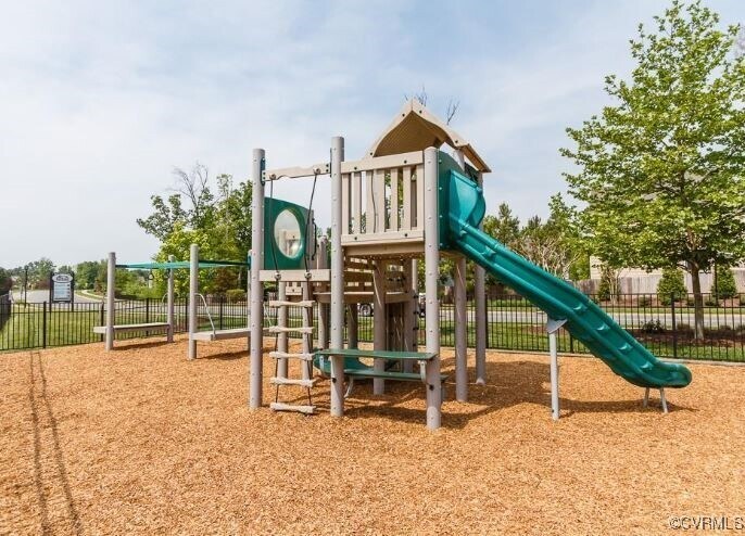 Building Photo - 8013 Rutland Village Dr