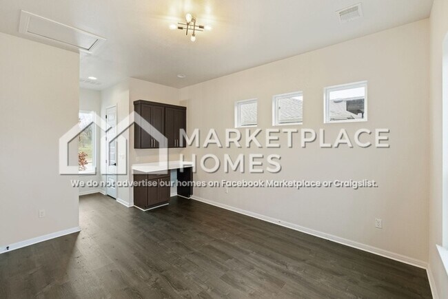 Building Photo - 8016 Hillock Terrace