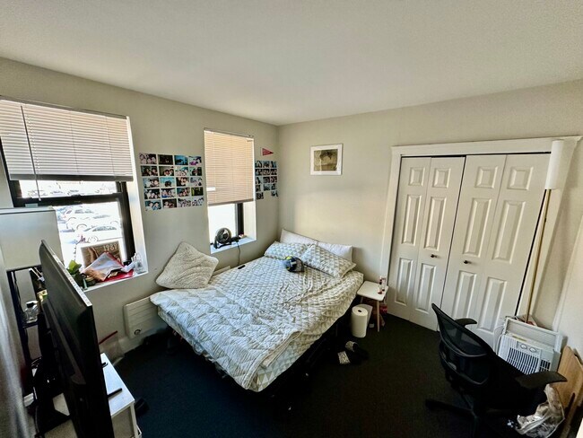 Building Photo - 833-835 Beacon St. Unit 2B