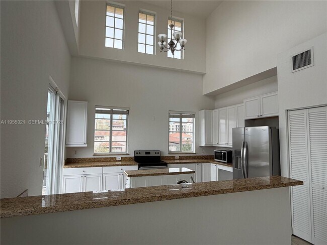 Building Photo - 107 Mendoza Ave