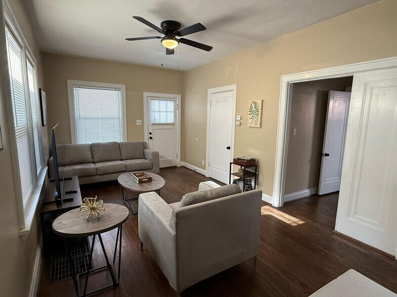 Building Photo - 2207 McCausland Ave