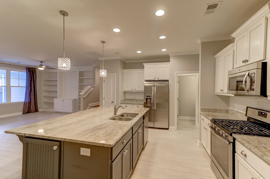 Kitchen - 2069 Kings Gate Ln