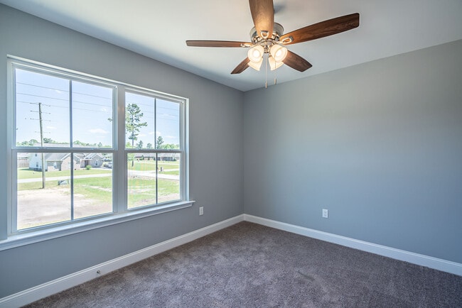 Building Photo - 281 Cypress Creek Dr NE