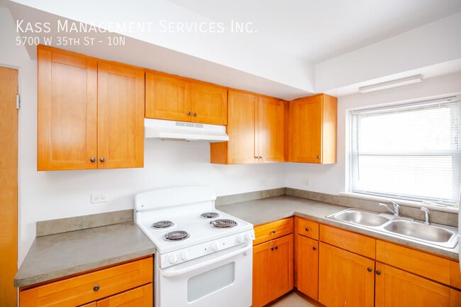 Building Photo - 5700 W 35th St