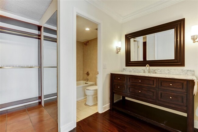 Building Photo - 550 Ocean Dr