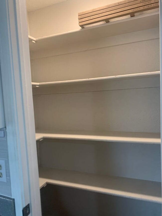 Building Photo - Renovated 3 Bedroom/ 1.5 Bath in Great Neighborhood