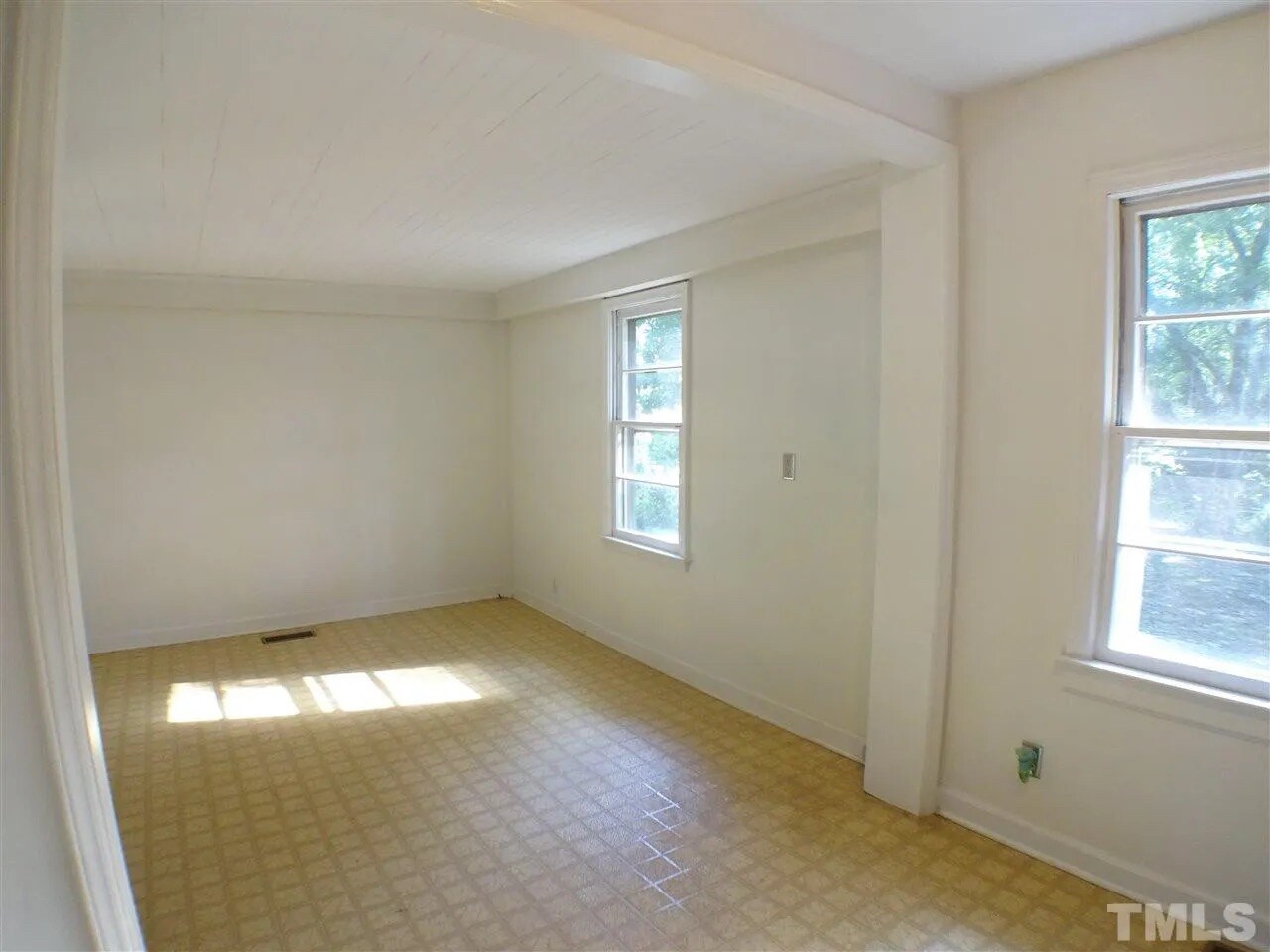 Building Photo - Room in House on Sunnybrook Rd