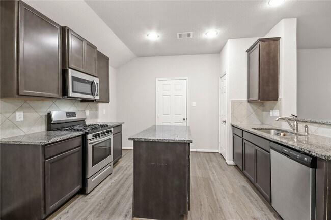 Building Photo - 3715 Arbor Trails Dr