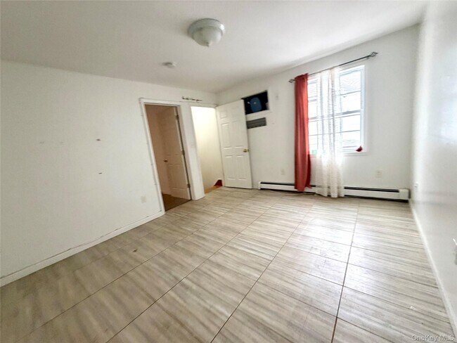 Building Photo - 14 Liberty St