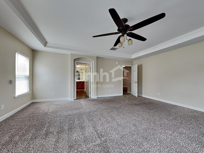 Building Photo - 132 Pine View Xing