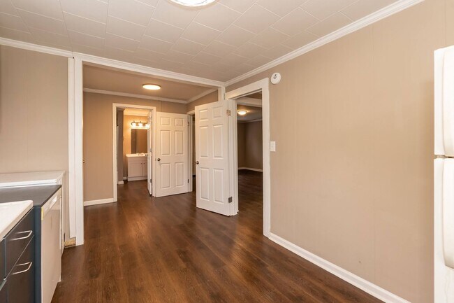 Building Photo - One Bedroom Private Residence