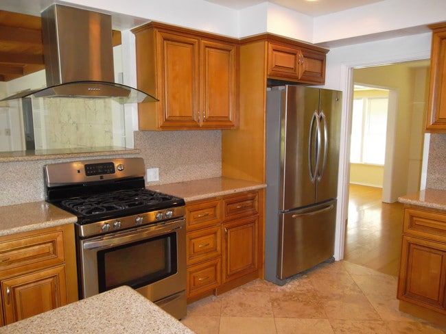 Building Photo - 3751 Stone Canyon Ave