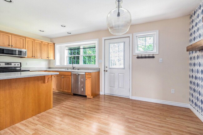 Building Photo - 1017 Bluestem Ln