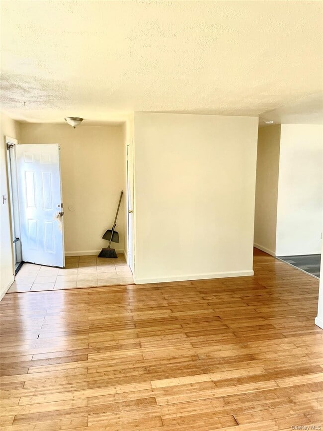 Building Photo - 134 Longfellow Dr