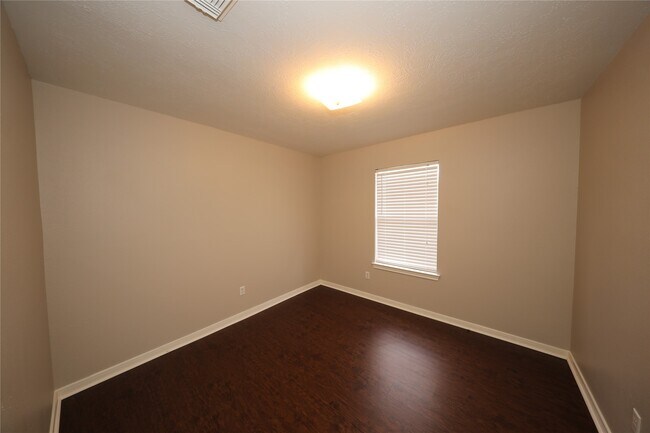 Building Photo - 5539 Mountain Forest Dr