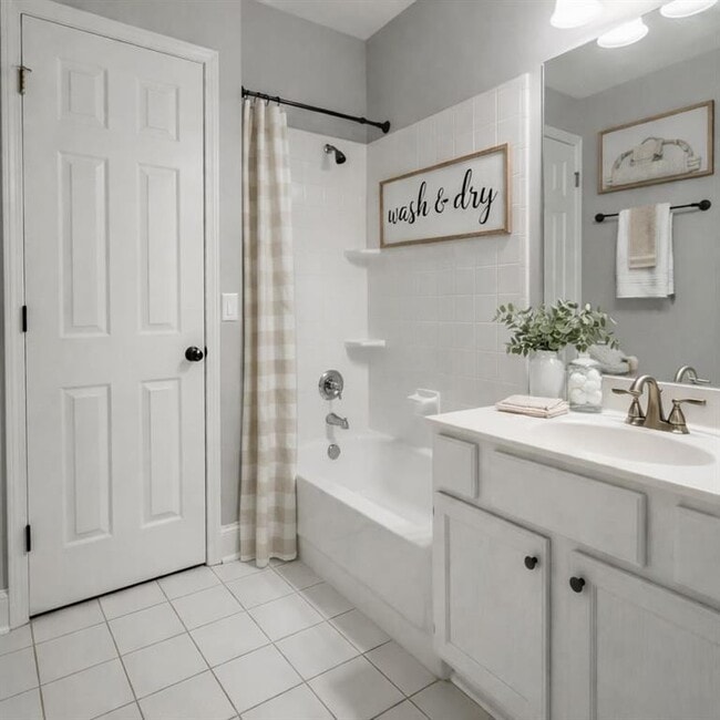 Building Photo - 915 Bishops Crossing