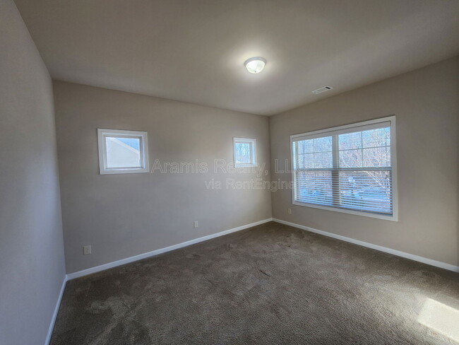 Building Photo - 1919 Briarcliff Wy