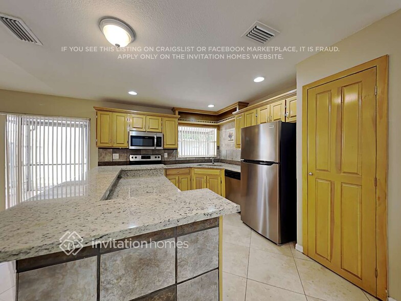 Building Photo - 14001 Richwood Pl