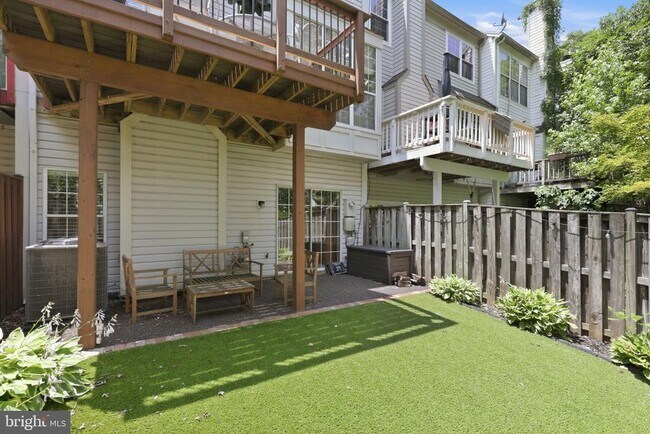 Building Photo - 20746 Shoreline Terrace