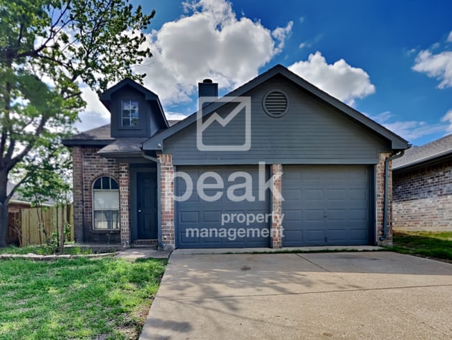 Primary Photo - $1899! Beautiful 3Bed/2Bath Home ready for...