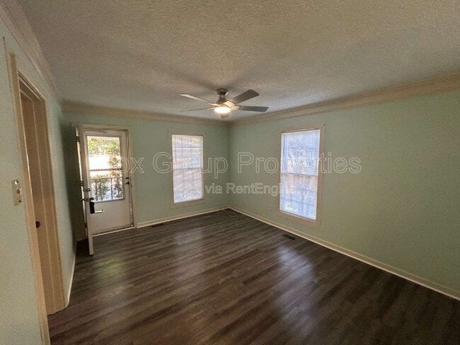 Building Photo - 177 S Maple St
