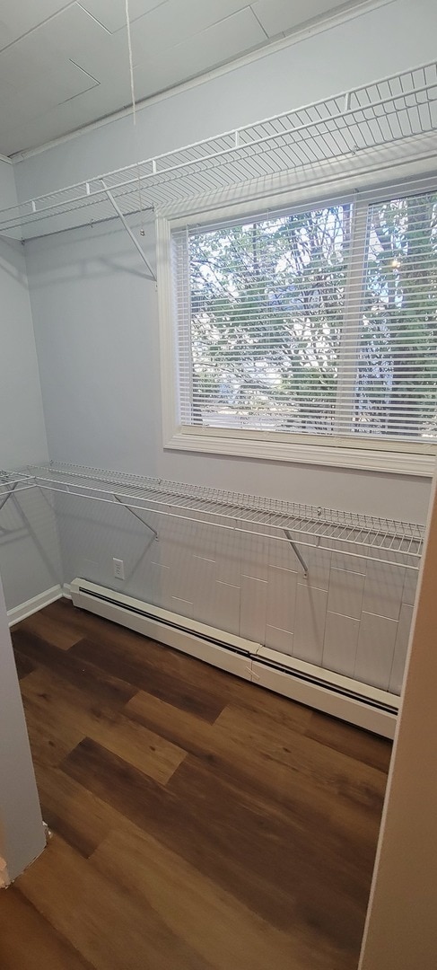 Building Photo - 6921 Clarendon Hills Rd