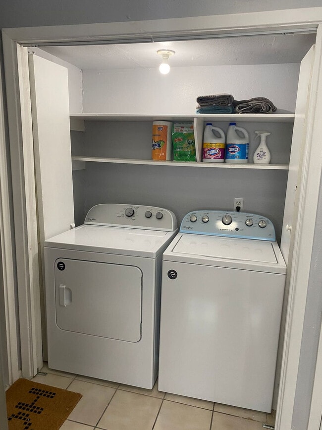 Building Photo - 5013 Wingfoot Ln