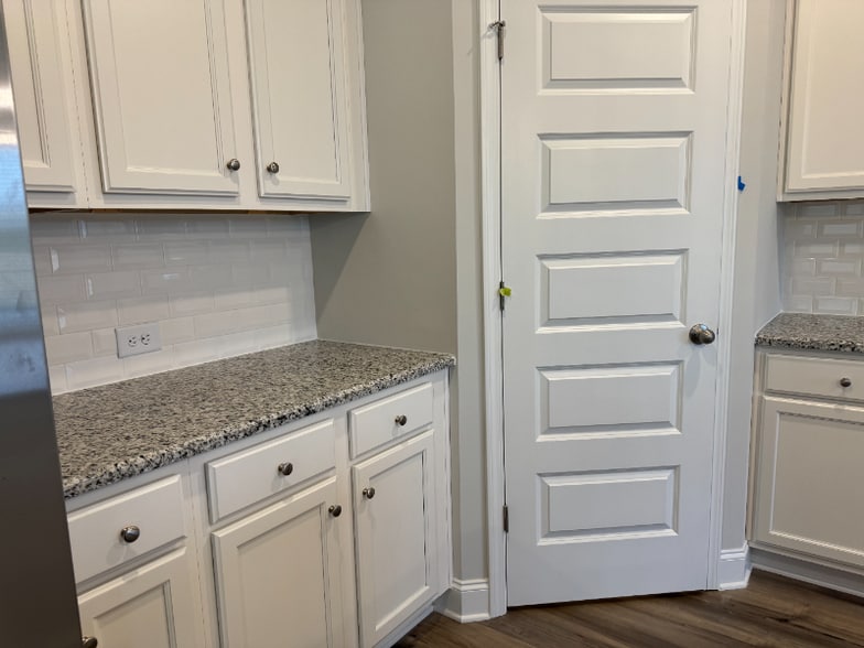 Building Photo - 3300 Westgate Park Dr