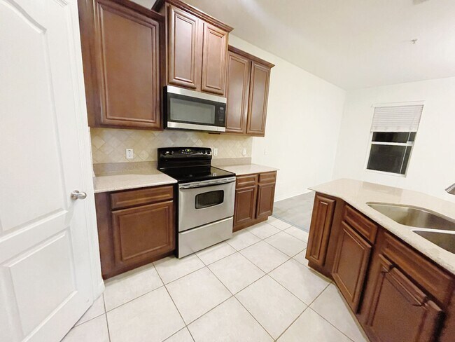 Building Photo - Great 3bed/2.5bath Rental Opportunity in T...