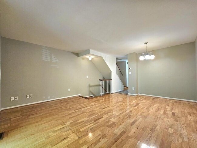 Building Photo - 7664 Northern Oaks Ct