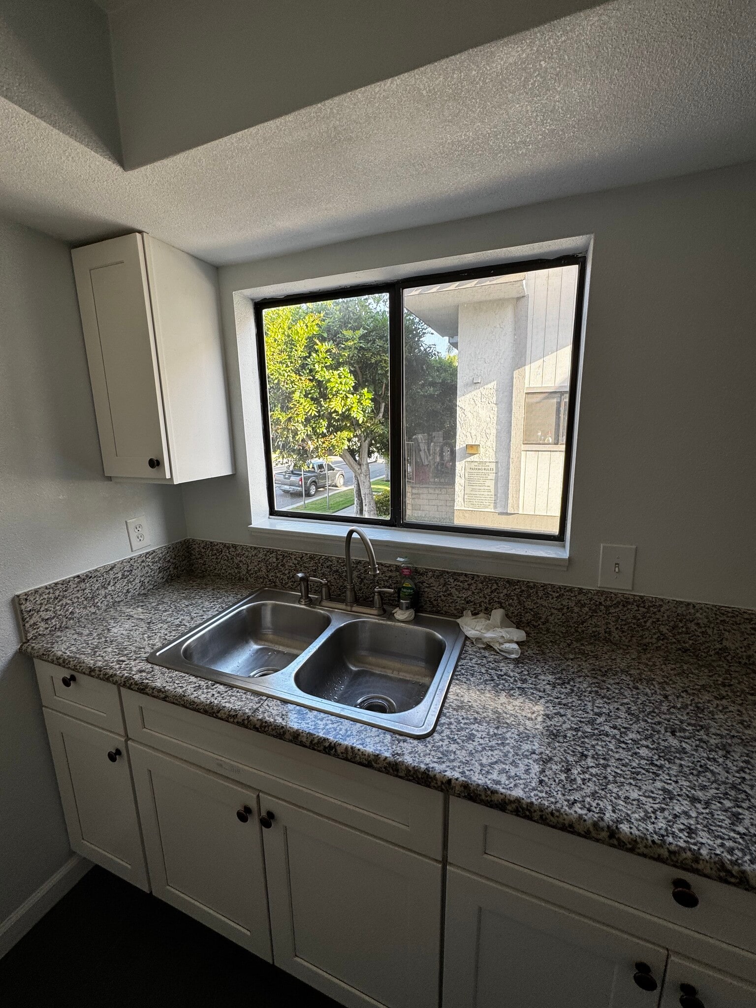 Building Photo - 2208 N Broadway