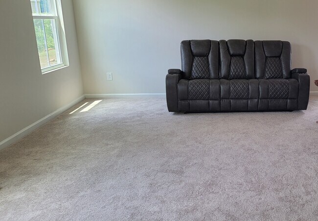 Building Photo - 5147 Downhaul Dr