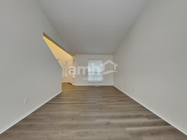 Building Photo - 18606 112th Ave E