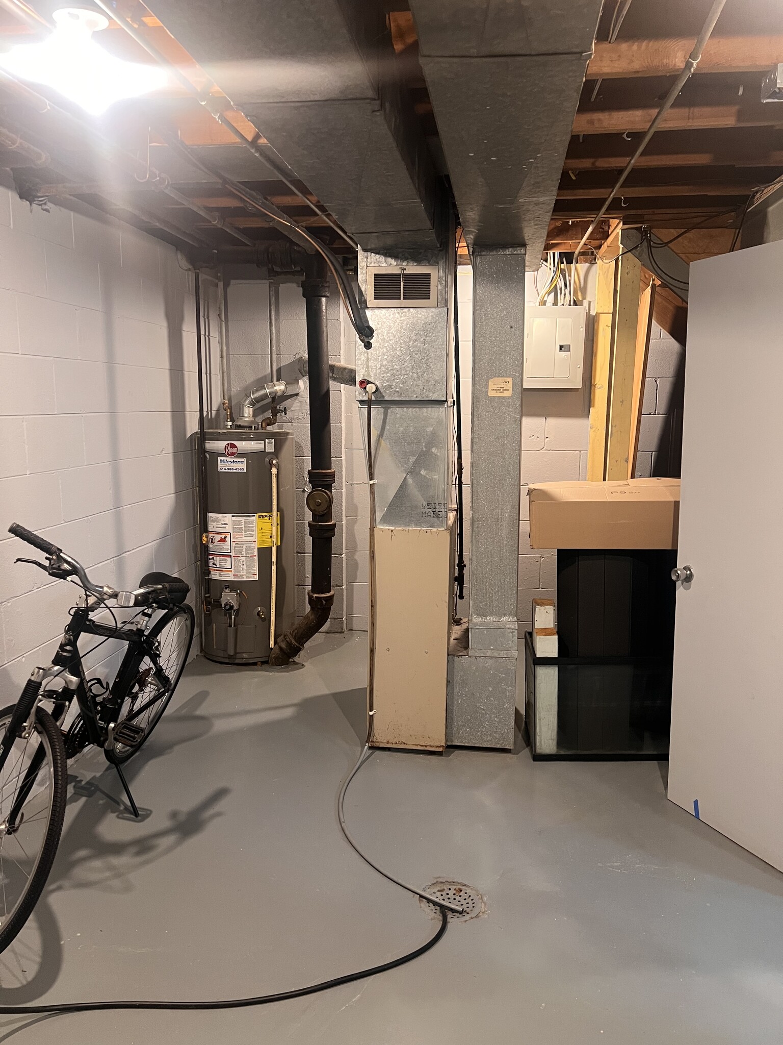 Building Photo - 8572 W Villard Ave
