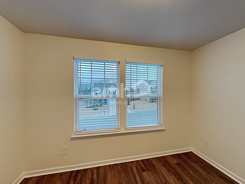 Building Photo - 500 Horseman Park Pl