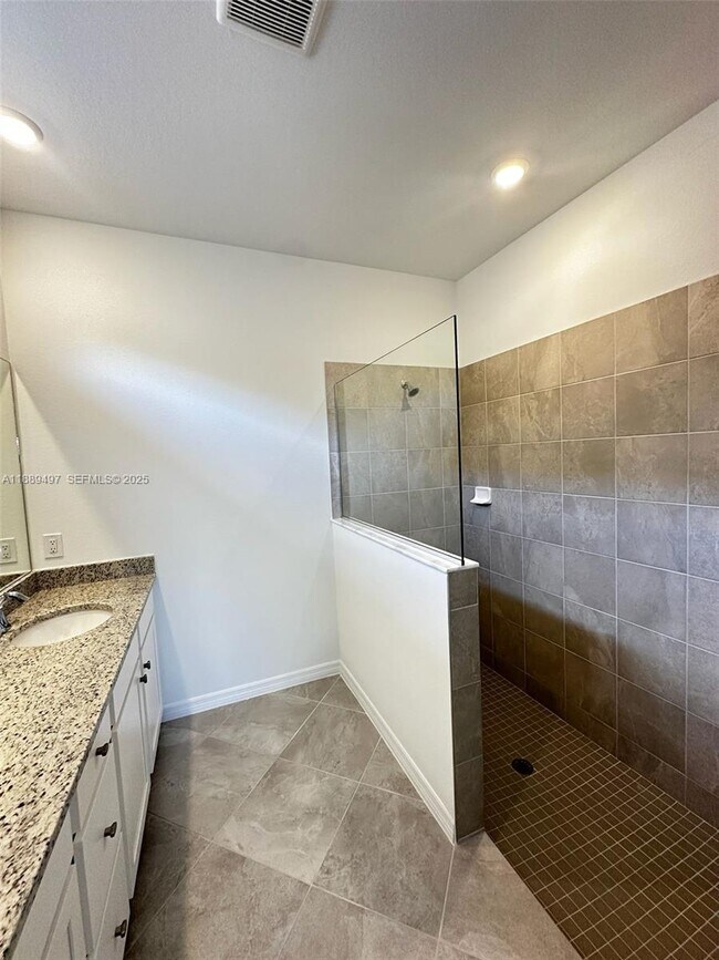 Building Photo - 15004 Palamos Cir