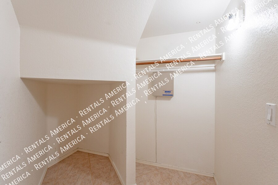 Building Photo - 20277 N 68th Dr