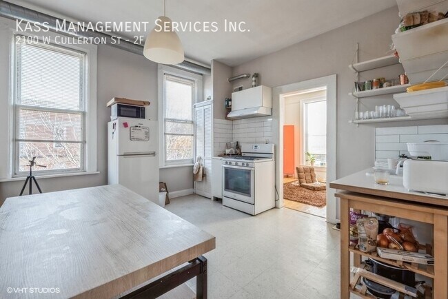 Building Photo - 2100 W Cullerton St