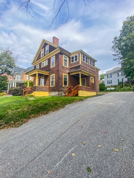 Building Photo - 71 Arsenal St