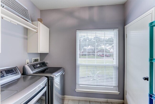 Building Photo - 14403 Cypress Green Dr