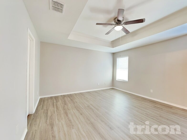 Building Photo - 9506 Lookover Bay