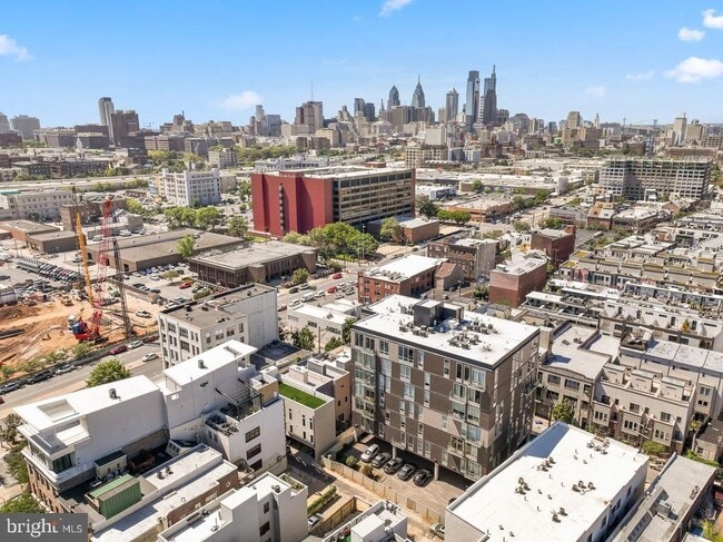 Building Photo - 603 N American St