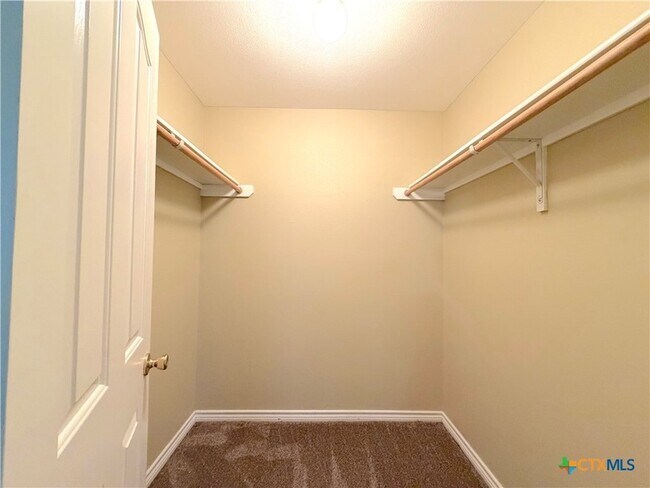 Building Photo - 849 Scenic Hills Dr