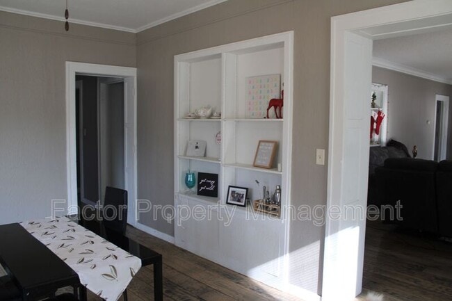 Building Photo - 130 Parsons St