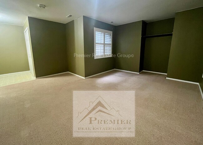 Building Photo - 6973 Los Reyes Cir