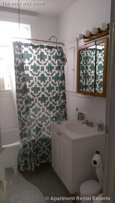 Building Photo - 14 Centre St